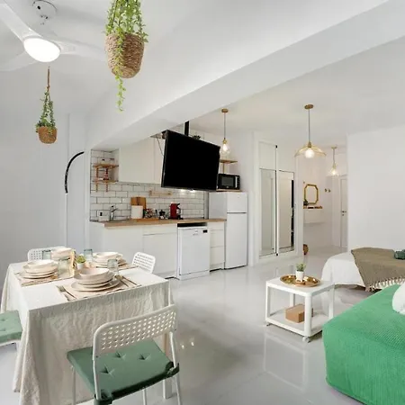 Paradise Studio Belair Wifi, Piscina, Parking Apartment *